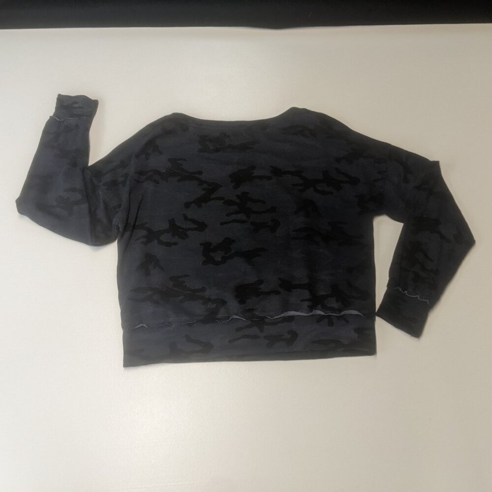 Sundry Size 1 (Small 4-6) Blue Tones of Camo Sweatshirt